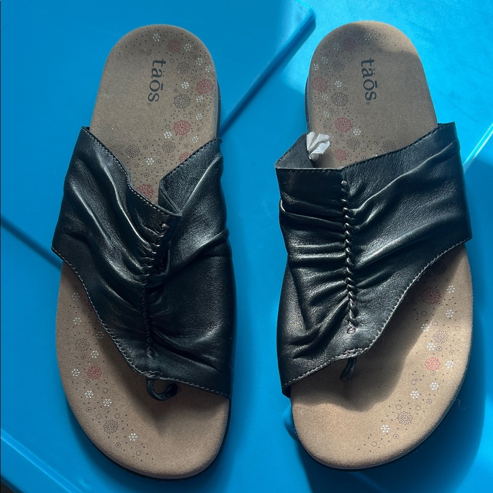 Taos Footwear Women's Black Leather Sandals